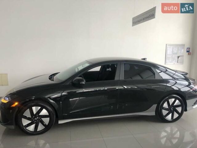 Чорний Хендай IONIQ 6, об'ємом двигуна 0 л та пробігом 4 тис. км за 27500 $, фото 6 на Automoto.ua