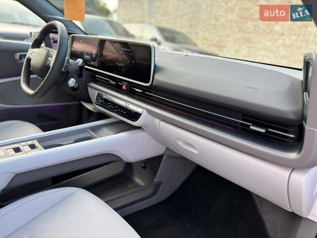 Черный Хендай IONIQ 6, объемом двигателя 0 л и пробегом 14 тыс. км за 34999 $, фото 46 на Automoto.ua