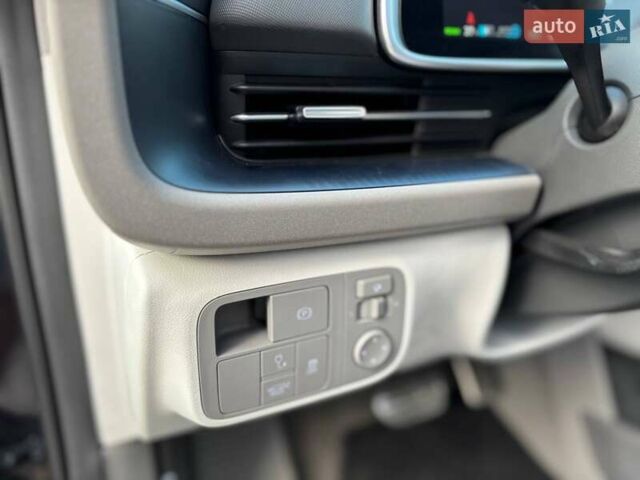 Черный Хендай IONIQ 6, объемом двигателя 0 л и пробегом 14 тыс. км за 34999 $, фото 19 на Automoto.ua