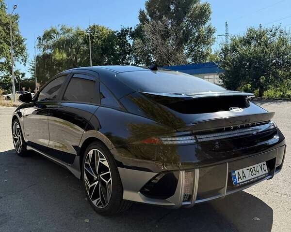 Черный Хендай IONIQ 6, объемом двигателя 0 л и пробегом 55 тыс. км за 24400 $, фото 4 на Automoto.ua