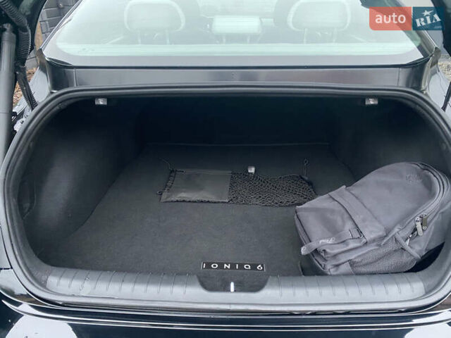 Черный Хендай IONIQ 6, объемом двигателя 0 л и пробегом 17 тыс. км за 24400 $, фото 30 на Automoto.ua