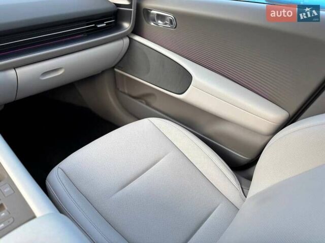 Черный Хендай IONIQ 6, объемом двигателя 0 л и пробегом 14 тыс. км за 34999 $, фото 37 на Automoto.ua