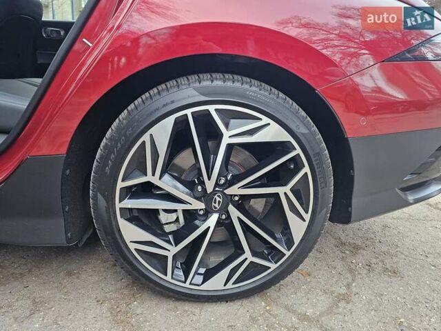 Красный Хендай IONIQ 6, объемом двигателя 0 л и пробегом 31 тыс. км за 30000 $, фото 22 на Automoto.ua