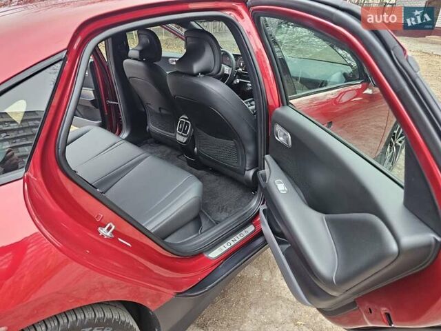 Красный Хендай IONIQ 6, объемом двигателя 0 л и пробегом 31 тыс. км за 30000 $, фото 23 на Automoto.ua