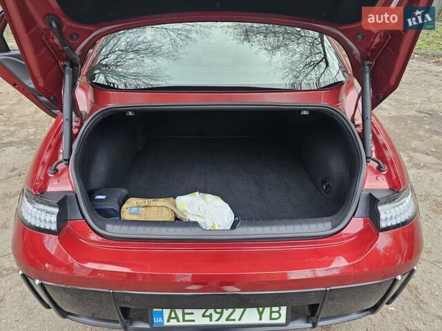 Красный Хендай IONIQ 6, объемом двигателя 0 л и пробегом 31 тыс. км за 30000 $, фото 16 на Automoto.ua