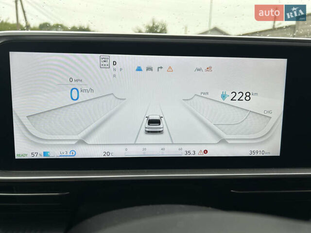 Серый Хендай IONIQ 6, объемом двигателя 0 л и пробегом 35 тыс. км за 20000 $, фото 20 на Automoto.ua