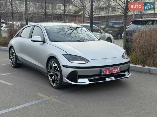 Серый Хендай IONIQ 6, объемом двигателя 0 л и пробегом 10 тыс. км за 28900 $, фото 3 на Automoto.ua