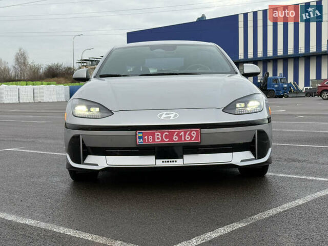 Серый Хендай IONIQ 6, объемом двигателя 0 л и пробегом 41 тыс. км за 25500 $, фото 1 на Automoto.ua