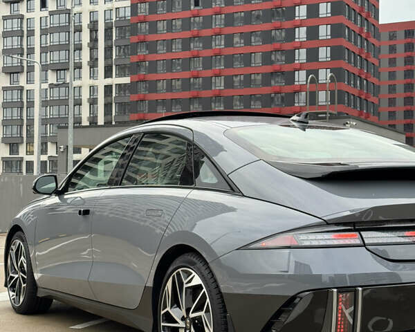Серый Хендай IONIQ 6, объемом двигателя 0 л и пробегом 32 тыс. км за 26500 $, фото 8 на Automoto.ua
