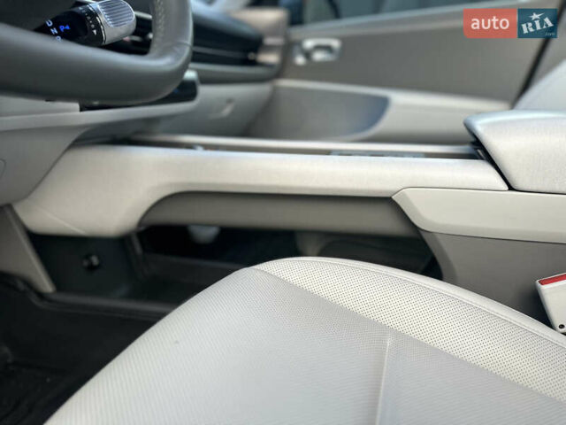 Серый Хендай IONIQ 6, объемом двигателя 0 л и пробегом 41 тыс. км за 28450 $, фото 82 на Automoto.ua