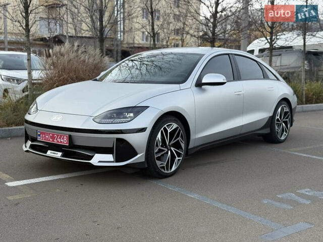 Серый Хендай IONIQ 6, объемом двигателя 0 л и пробегом 10 тыс. км за 28900 $, фото 1 на Automoto.ua