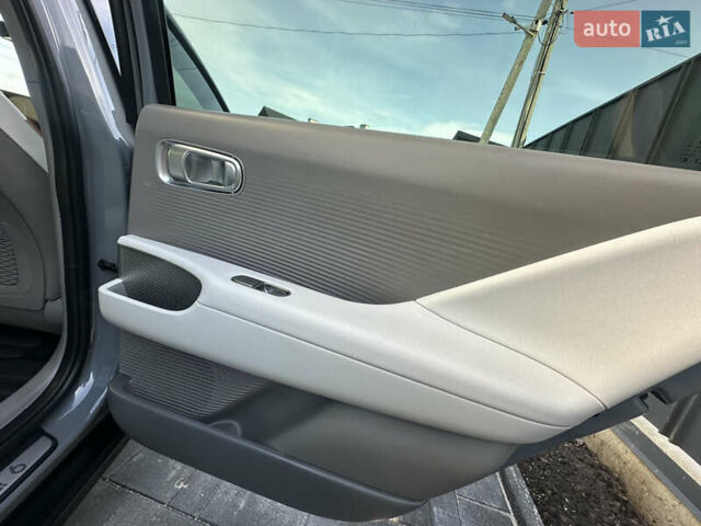 Серый Хендай IONIQ 6, объемом двигателя 0 л и пробегом 41 тыс. км за 28450 $, фото 102 на Automoto.ua