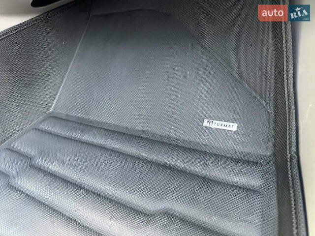 Серый Хендай IONIQ 6, объемом двигателя 0 л и пробегом 41 тыс. км за 28450 $, фото 88 на Automoto.ua