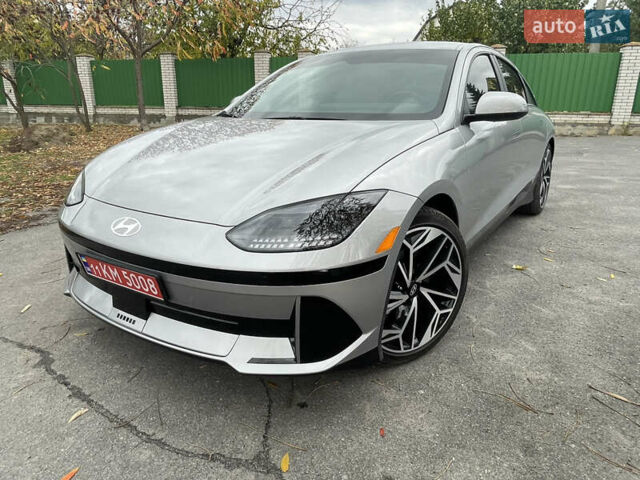 Серый Хендай IONIQ 6, объемом двигателя 0 л и пробегом 36 тыс. км за 24500 $, фото 2 на Automoto.ua
