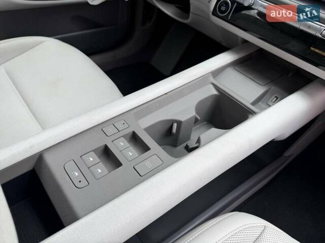 Сірий Хендай IONIQ 6, об'ємом двигуна 0 л та пробігом 18 тис. км за 13500 $, фото 27 на Automoto.ua