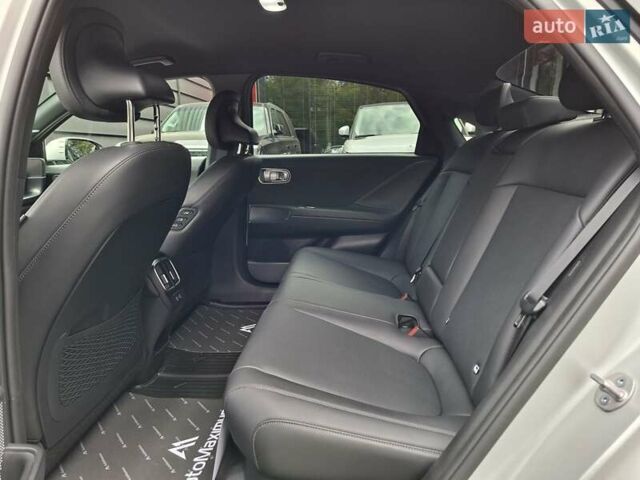 Серый Хендай IONIQ 6, объемом двигателя 0 л и пробегом 17 тыс. км за 35900 $, фото 18 на Automoto.ua