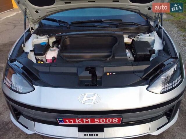 Серый Хендай IONIQ 6, объемом двигателя 0 л и пробегом 36 тыс. км за 25500 $, фото 13 на Automoto.ua