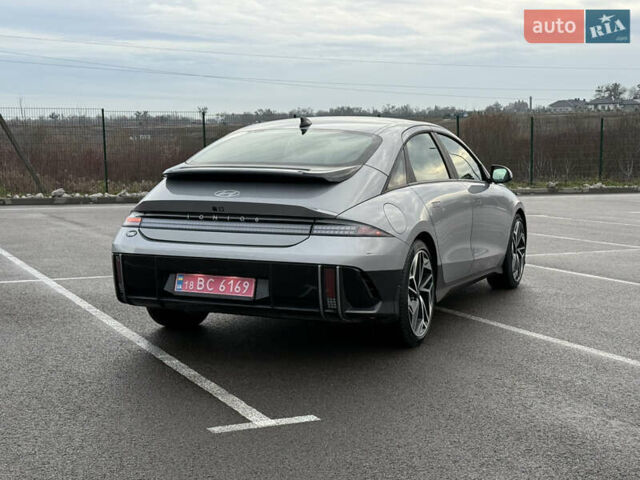 Серый Хендай IONIQ 6, объемом двигателя 0 л и пробегом 41 тыс. км за 25500 $, фото 3 на Automoto.ua
