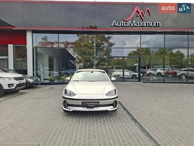 Серый Хендай IONIQ 6, объемом двигателя 0 л и пробегом 17 тыс. км за 35900 $, фото 1 на Automoto.ua