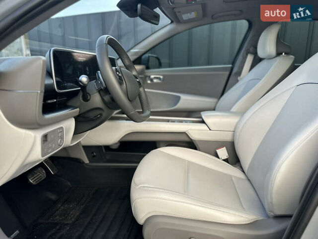 Серый Хендай IONIQ 6, объемом двигателя 0 л и пробегом 41 тыс. км за 28450 $, фото 61 на Automoto.ua