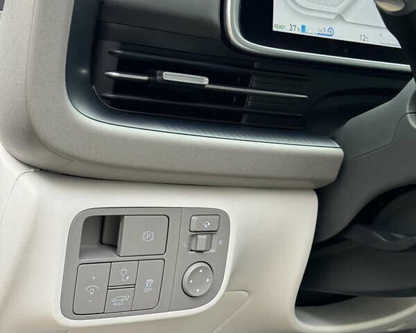Серый Хендай IONIQ 6, объемом двигателя 0 л и пробегом 32 тыс. км за 26500 $, фото 26 на Automoto.ua
