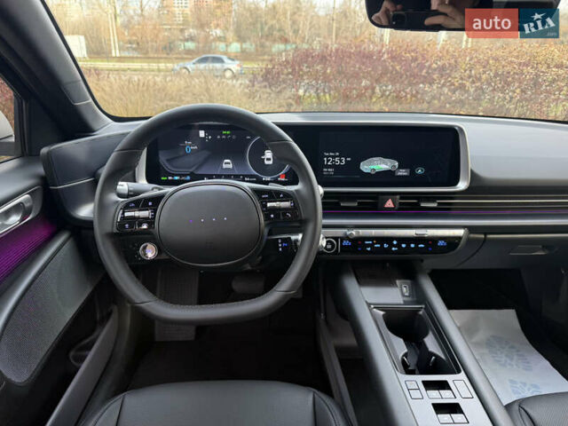 Серый Хендай IONIQ 6, объемом двигателя 0 л и пробегом 10 тыс. км за 28900 $, фото 32 на Automoto.ua