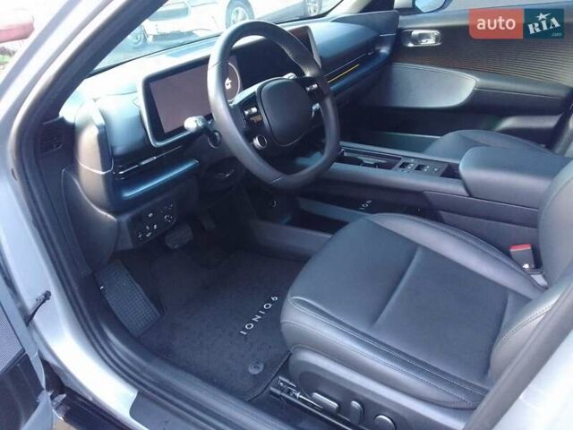 Серый Хендай IONIQ 6, объемом двигателя 0 л и пробегом 36 тыс. км за 25500 $, фото 10 на Automoto.ua