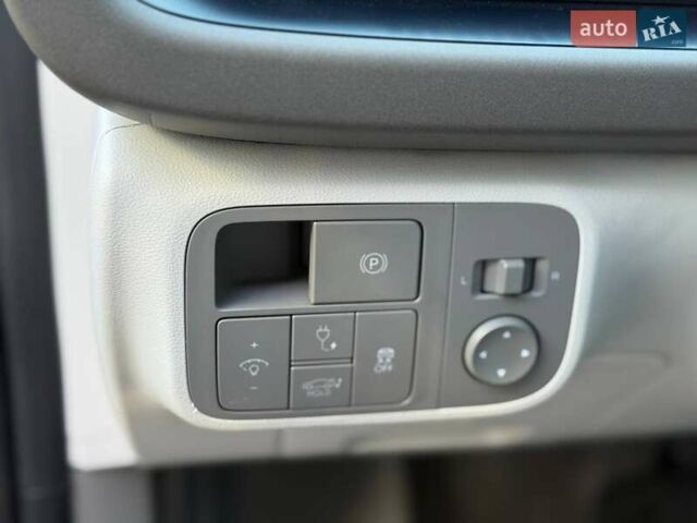 Серый Хендай IONIQ 6, объемом двигателя 0 л и пробегом 1 тыс. км за 26699 $, фото 21 на Automoto.ua