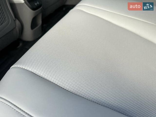 Серый Хендай IONIQ 6, объемом двигателя 0 л и пробегом 41 тыс. км за 28450 $, фото 110 на Automoto.ua