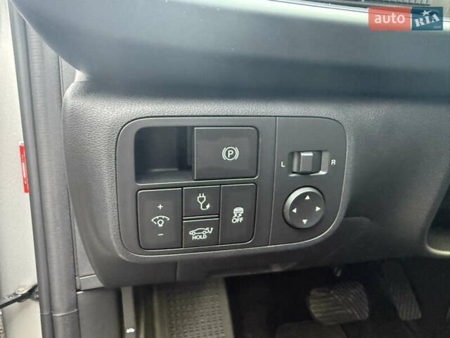 Серый Хендай IONIQ 6, объемом двигателя 0 л и пробегом 10 тыс. км за 28900 $, фото 36 на Automoto.ua