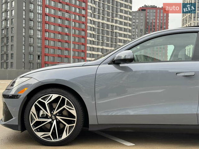 Серый Хендай IONIQ 6, объемом двигателя 0 л и пробегом 32 тыс. км за 26500 $, фото 5 на Automoto.ua
