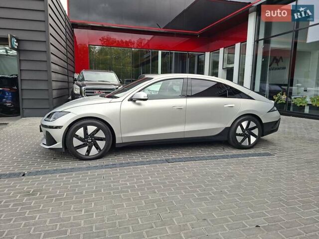 Серый Хендай IONIQ 6, объемом двигателя 0 л и пробегом 17 тыс. км за 35900 $, фото 6 на Automoto.ua