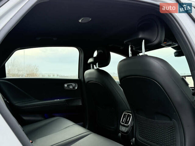 Серый Хендай IONIQ 6, объемом двигателя 0 л и пробегом 41 тыс. км за 25500 $, фото 10 на Automoto.ua