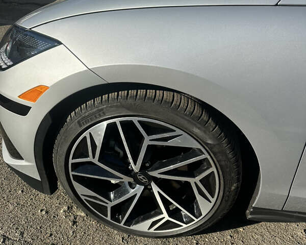 Серый Хендай IONIQ 6, объемом двигателя 0 л и пробегом 9 тыс. км за 30000 $, фото 13 на Automoto.ua