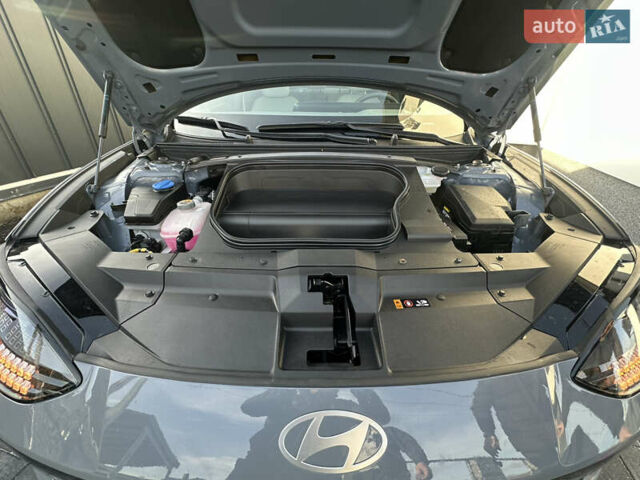 Серый Хендай IONIQ 6, объемом двигателя 0 л и пробегом 41 тыс. км за 28450 $, фото 126 на Automoto.ua