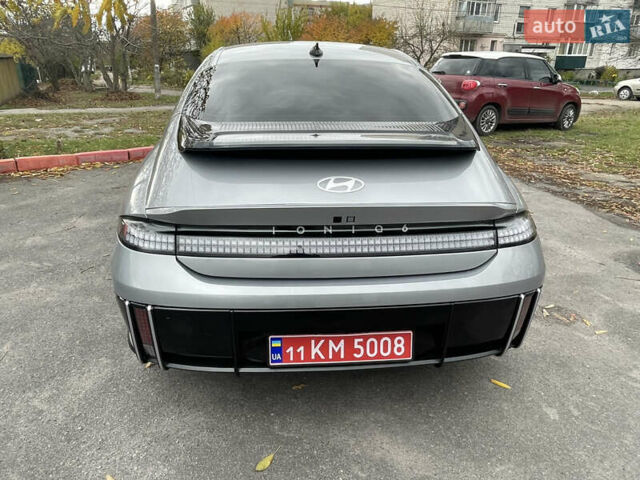 Серый Хендай IONIQ 6, объемом двигателя 0 л и пробегом 36 тыс. км за 24500 $, фото 4 на Automoto.ua