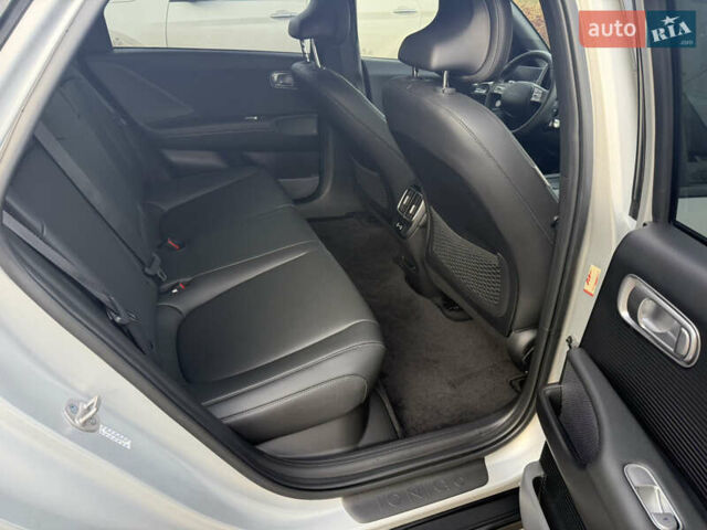 Серый Хендай IONIQ 6, объемом двигателя 0 л и пробегом 10 тыс. км за 28900 $, фото 34 на Automoto.ua