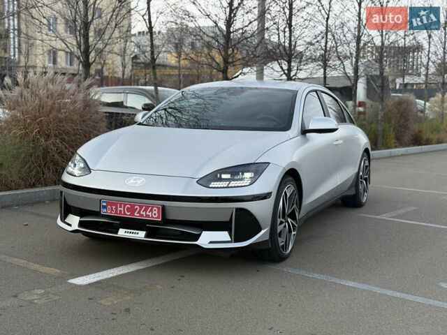 Серый Хендай IONIQ 6, объемом двигателя 0 л и пробегом 10 тыс. км за 28900 $, фото 6 на Automoto.ua