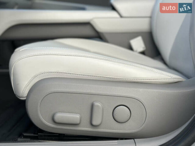 Серый Хендай IONIQ 6, объемом двигателя 0 л и пробегом 41 тыс. км за 28450 $, фото 63 на Automoto.ua