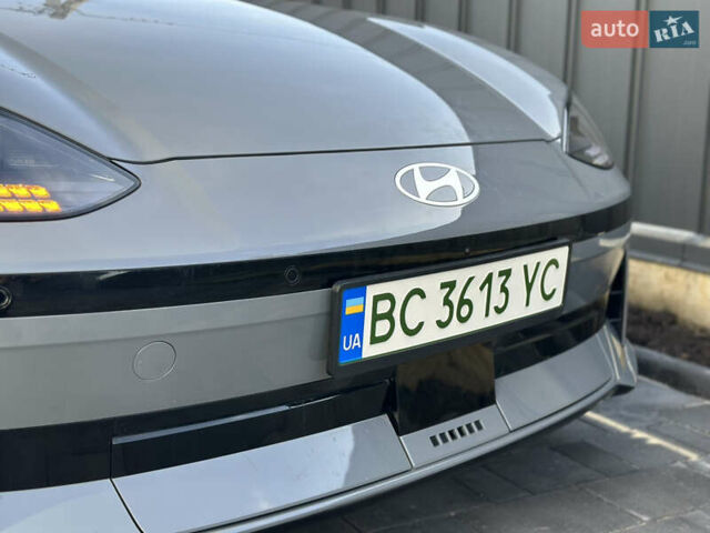 Серый Хендай IONIQ 6, объемом двигателя 0 л и пробегом 41 тыс. км за 28450 $, фото 8 на Automoto.ua