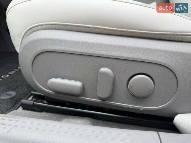 Сірий Хендай IONIQ 6, об'ємом двигуна 0 л та пробігом 18 тис. км за 13500 $, фото 12 на Automoto.ua