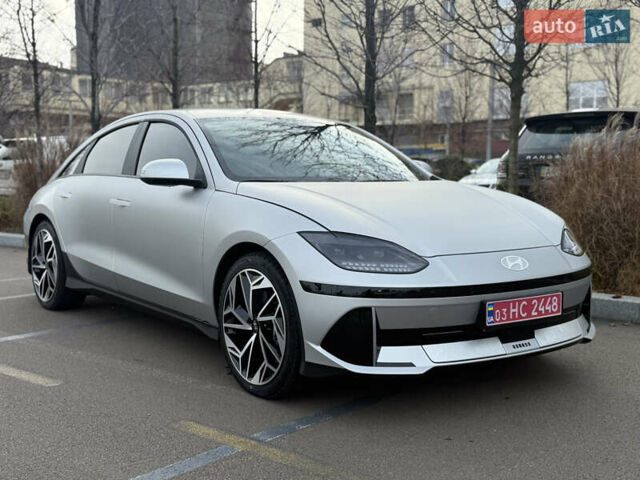 Серый Хендай IONIQ 6, объемом двигателя 0 л и пробегом 10 тыс. км за 28900 $, фото 5 на Automoto.ua