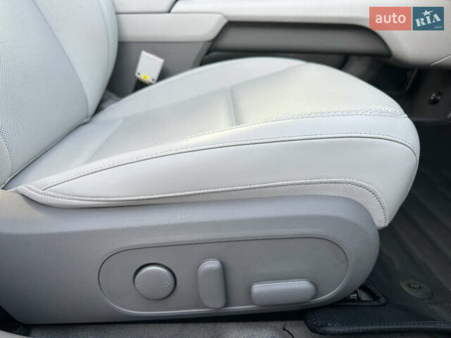 Серый Хендай IONIQ 6, объемом двигателя 0 л и пробегом 41 тыс. км за 28450 $, фото 93 на Automoto.ua