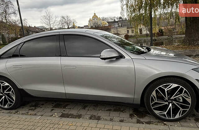 Сірий Хендай IONIQ 6, об'ємом двигуна 0 л та пробігом 12 тис. км за 27700 $, фото 9 на Automoto.ua
