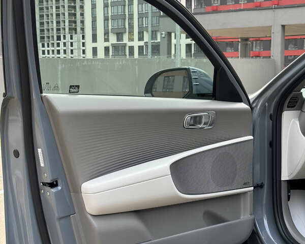 Серый Хендай IONIQ 6, объемом двигателя 0 л и пробегом 32 тыс. км за 26500 $, фото 23 на Automoto.ua