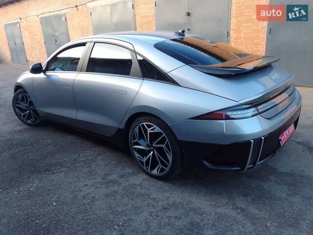 Серый Хендай IONIQ 6, объемом двигателя 0 л и пробегом 36 тыс. км за 25500 $, фото 1 на Automoto.ua