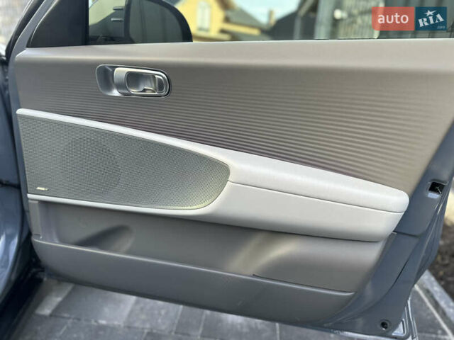 Серый Хендай IONIQ 6, объемом двигателя 0 л и пробегом 41 тыс. км за 28450 $, фото 78 на Automoto.ua