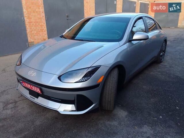 Серый Хендай IONIQ 6, объемом двигателя 0 л и пробегом 36 тыс. км за 25500 $, фото 6 на Automoto.ua