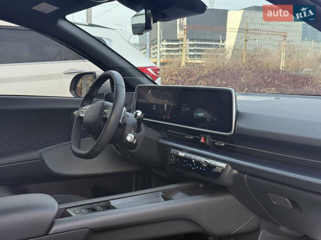 Серый Хендай IONIQ 6, объемом двигателя 0 л и пробегом 10 тыс. км за 28900 $, фото 37 на Automoto.ua