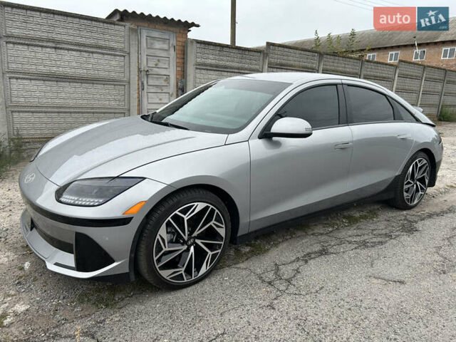 Серый Хендай IONIQ 6, объемом двигателя 0 л и пробегом 35 тыс. км за 20000 $, фото 1 на Automoto.ua